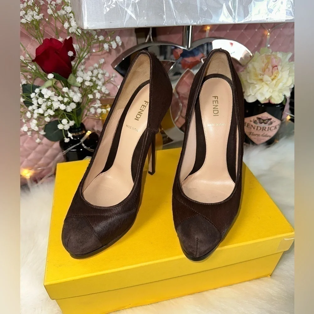 FENDI Décolleté Cavallino Camoscio Pony Hair Suede Platform Pump Brown 38 Italy